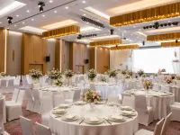 Holiday Inn & Suites SAIGON AIRPORT by IHG Hotels near District 12