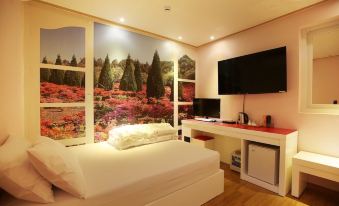 4. Gongju S..