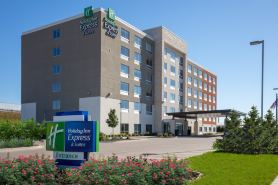 Holiday Inn Express & Suites BELOIT by IHG