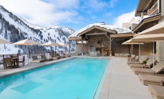 The Snowpine Lodge