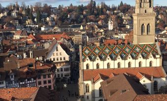 2 Zimmer Mit Balkon, Zentrale Ruhige Lage