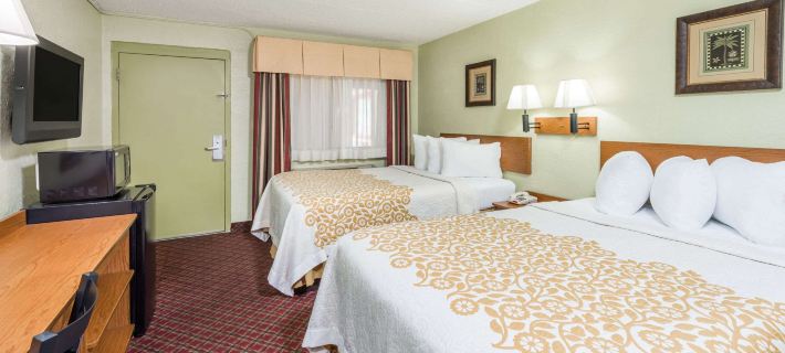 Days Inn & Suites by Wyndham Springfield on I-44 Hotels in Springfield