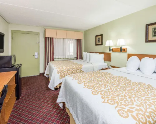 Days Inn & Suites by Wyndham Springfield on I-44 Hotels in Springfield