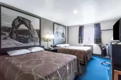 Super 8 by Wyndham Logan Hôtels à : Logan