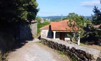 House with 4 Bedrooms in Lugo, Galicia, with Wonderful Mountain View and Furnished Garden