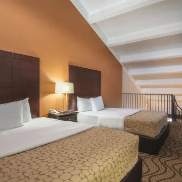 Mountain Valley Inn & Suites