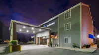 Best Western River City Hotel فنادق في ديكاتور
