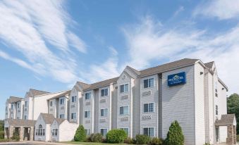 Microtel Inn & Suites by Wyndham Rice Lake
