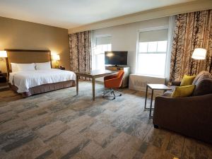 Hampton Inn & Suites Manchester