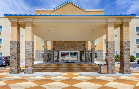 維克多維爾-赫斯佩里亞舒適套房酒店