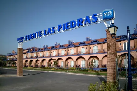Hotel Fuente Las Piedras Отели в г. Лусена