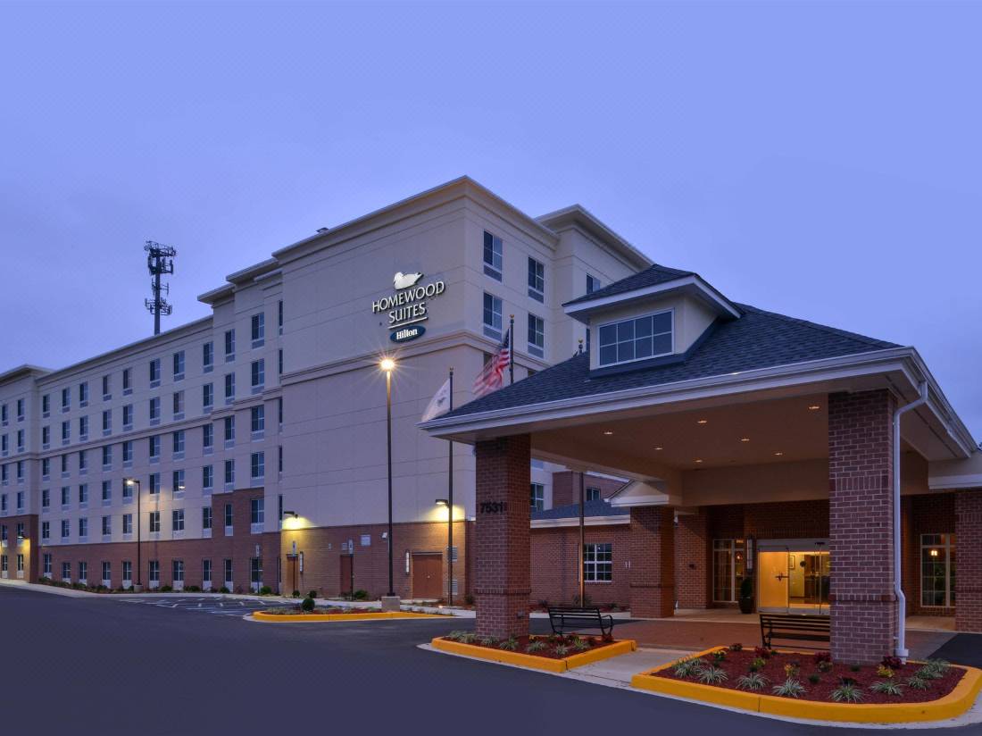 hotels in laurel md with indoor pool