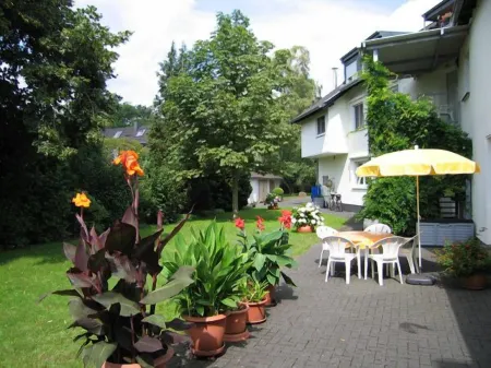 Hotel Garni Alt Refrath Отели в г. Бергиш-Гладбах