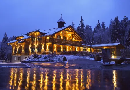 Wander Und Aktiv Hotel Rösslwirt Отели в г. Нойкирхен-байм-Хайлиген-Блут