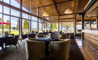 Distinction Te Anau Hotel & Villas