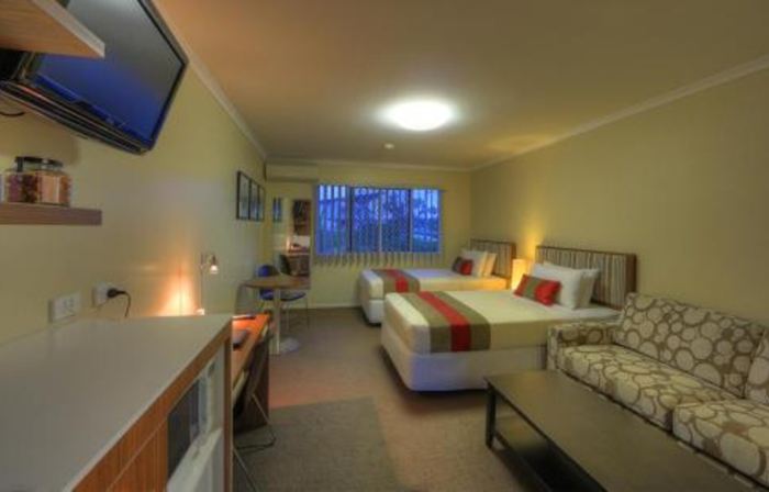 Tropixx Motel