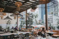 The Island Gold Coast - breakfast