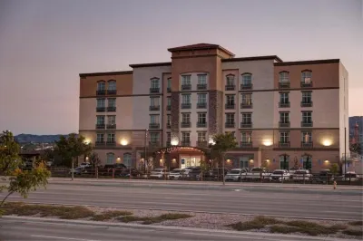 Homewood Suites by Hilton Santa Clarita Hôtels à : Santa Clarita