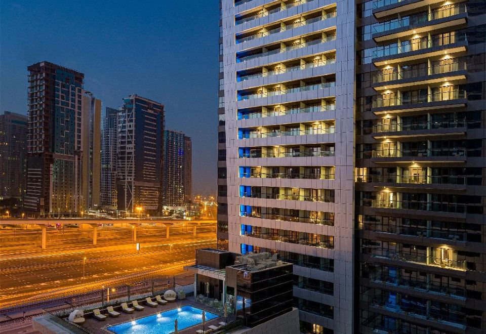 Millennium Place Dubai MarinaOver view