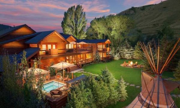 Rustic Inn Creekside