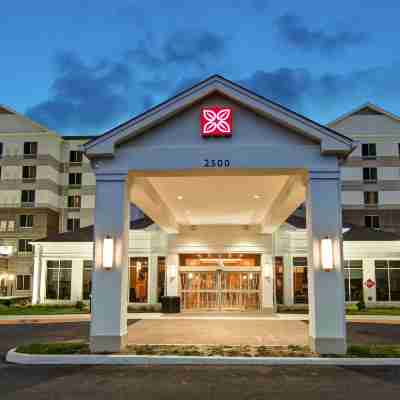 Hilton Garden Inn Woodbridge Hotel Exterior