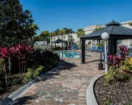 Quality Inn & Suites Tampa Near Fairgrounds and Casino - Rooftop Pools
