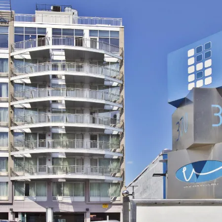 Hotel le Bleu Отели рядом с достопримечательностью «Союз Холл»