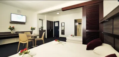 Hotel le Paris Hotels in 