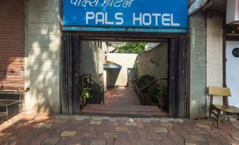 Pals Hotel