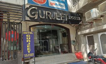Gurjeet Hotel by Naavagat