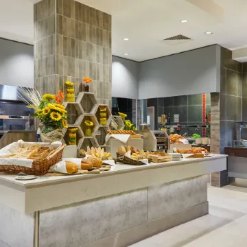 Crowne Plaza DUBLIN - BLANCHARDSTOWN by IHG Отели рядом с достопримечательностью «Парк Финикса»
