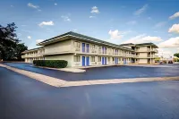 Motel 6 Lakeland, FL Hotel berhampiran Lakeland Amtrak Station