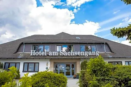 Hotel am Sachsengang Отели в г. Фишаменд