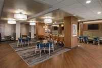 DoubleTree by Hilton St. Paul East - breakfast
