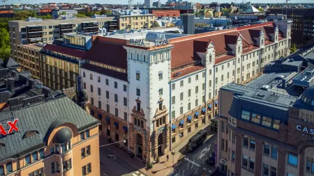 Radisson Blu Plaza Hotel, Helsinki Отели рядом с достопримечательностью «Парк Эспланады»