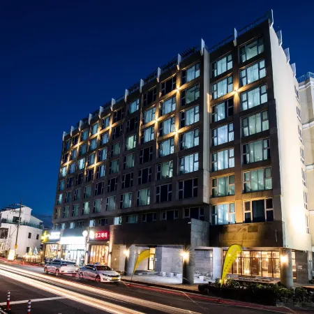 Ebenezer Hotel Отели рядом с достопримечательностью «Пляж Джимйонг»