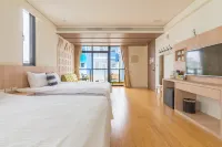 CHEN FENG HOMESTAY - Kitchens