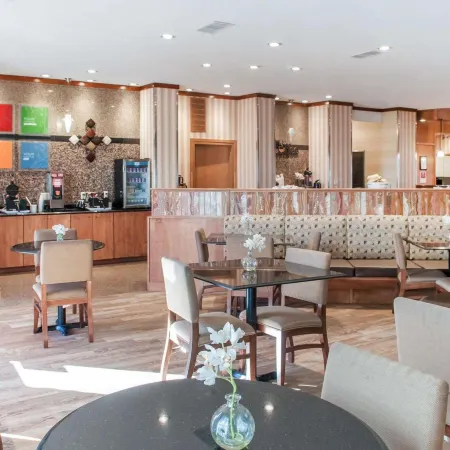 Comfort Suites