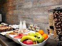 Jazz Hotel Отели рядом с достопримечательностью «Станция метро Грмагеле»