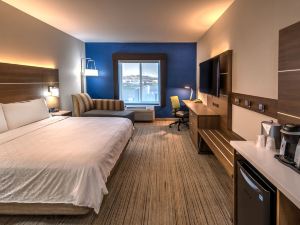 Holiday Inn Express & Suites Reno Airport