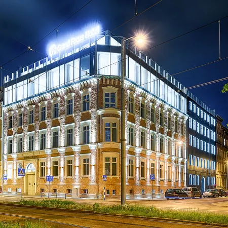 Grand Focus Hotel Szczecin Отели рядом с достопримечательностью «Арена «Нетто»»