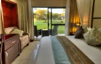 Azambezi River Lodge - piscina