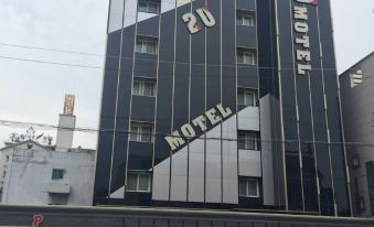 2U Motel