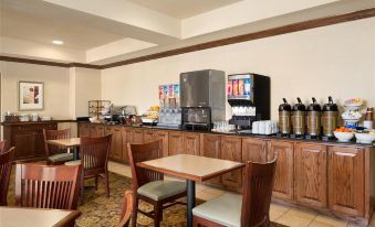 Country Hearth Inn & Suites Bowling Green