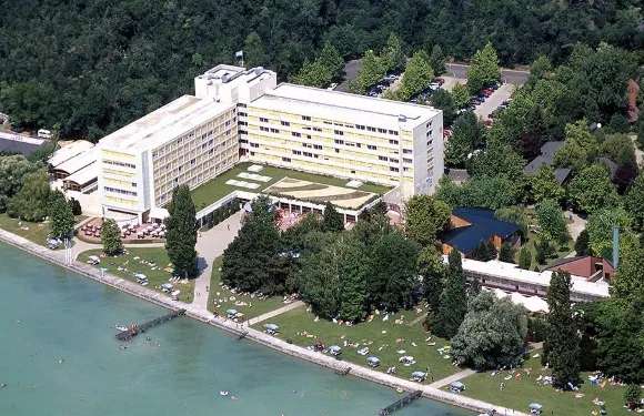 蒂豪尼俱樂部酒店