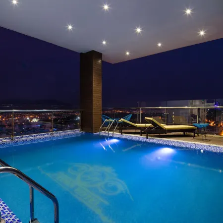 Crown Hotel Nha Trang