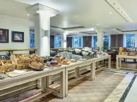 Crowne Plaza HAMBURG - CITY ALSTER by IHG Hotels near Outer Alster Lake