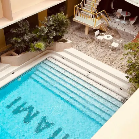 Miami Hotel Bangkok Отели рядом с достопримечательностью «Станция BTS Асок»
