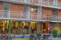 Casa Oro Eco Hostel Các khách sạn ở 