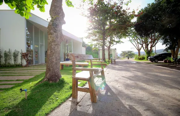 巴納內拉斯站酒店